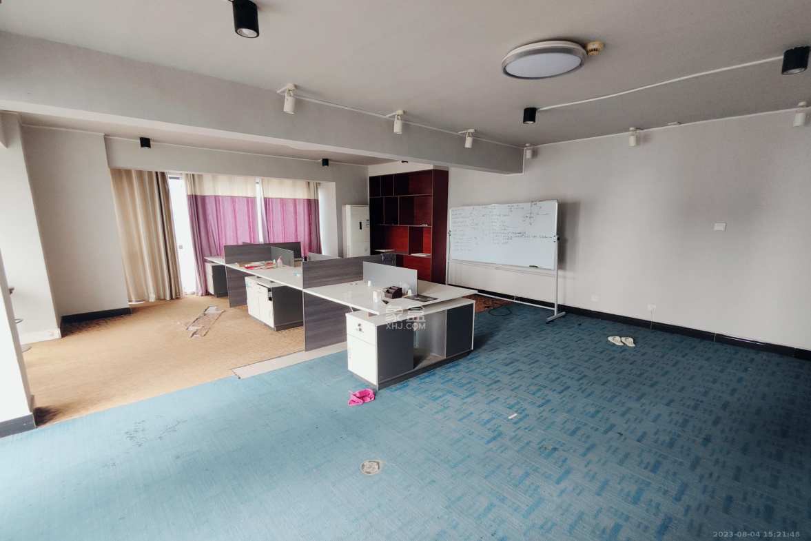 三万英尺  3室2厅1卫    3600.0元/月室内图