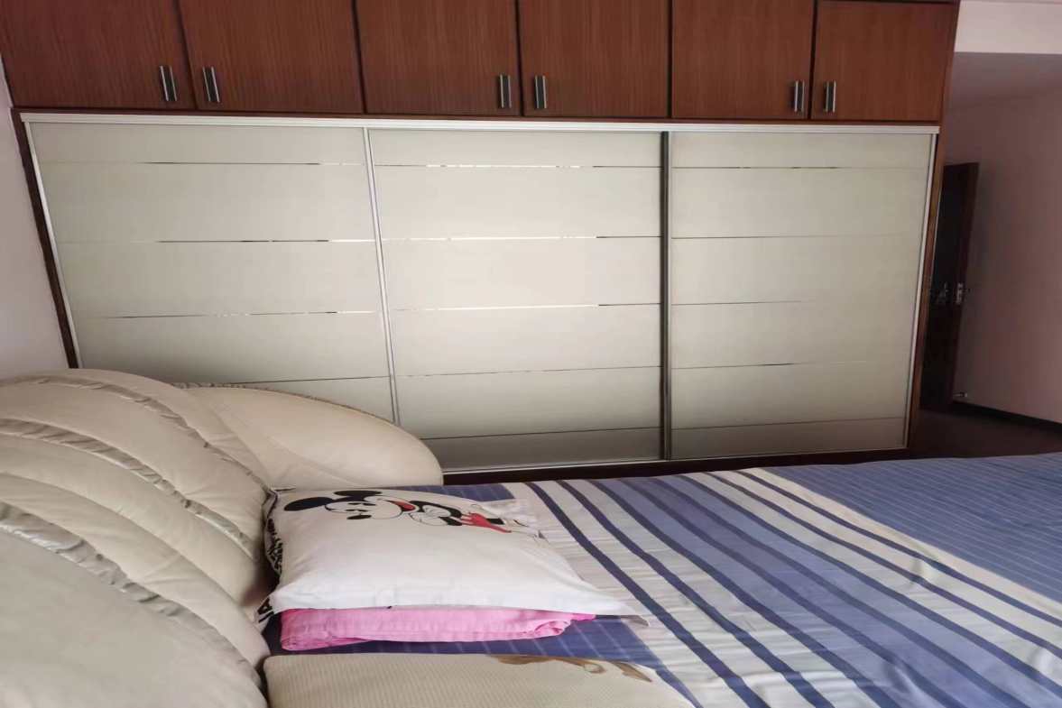 铂金玫瑰园  3室2厅2卫    88.8万卧室