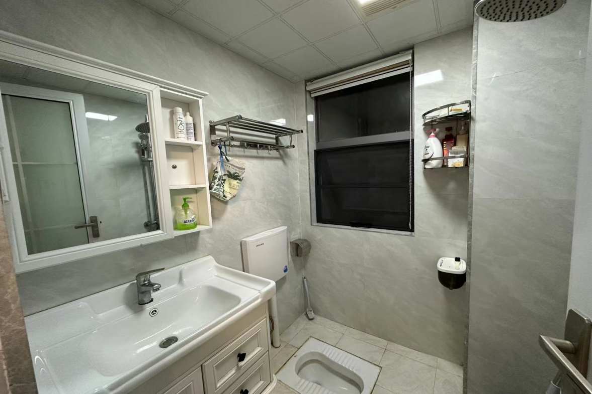 玉鑫巴陵星城  1室1厅1卫    1900.0元/月 玉鑫巴陵星城  1室1厅1卫    1900.0元/月室内图