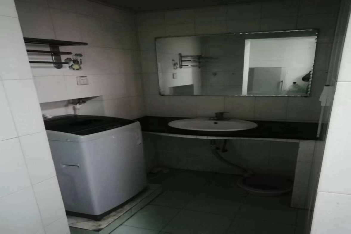 月秀小区  3室2厅2卫    1000.0元/月室内图