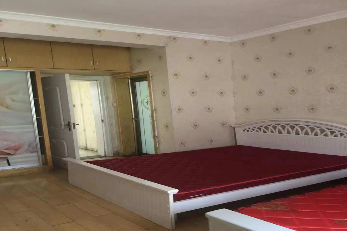 湘中园  3室2厅2卫    1800.0元/月室内图