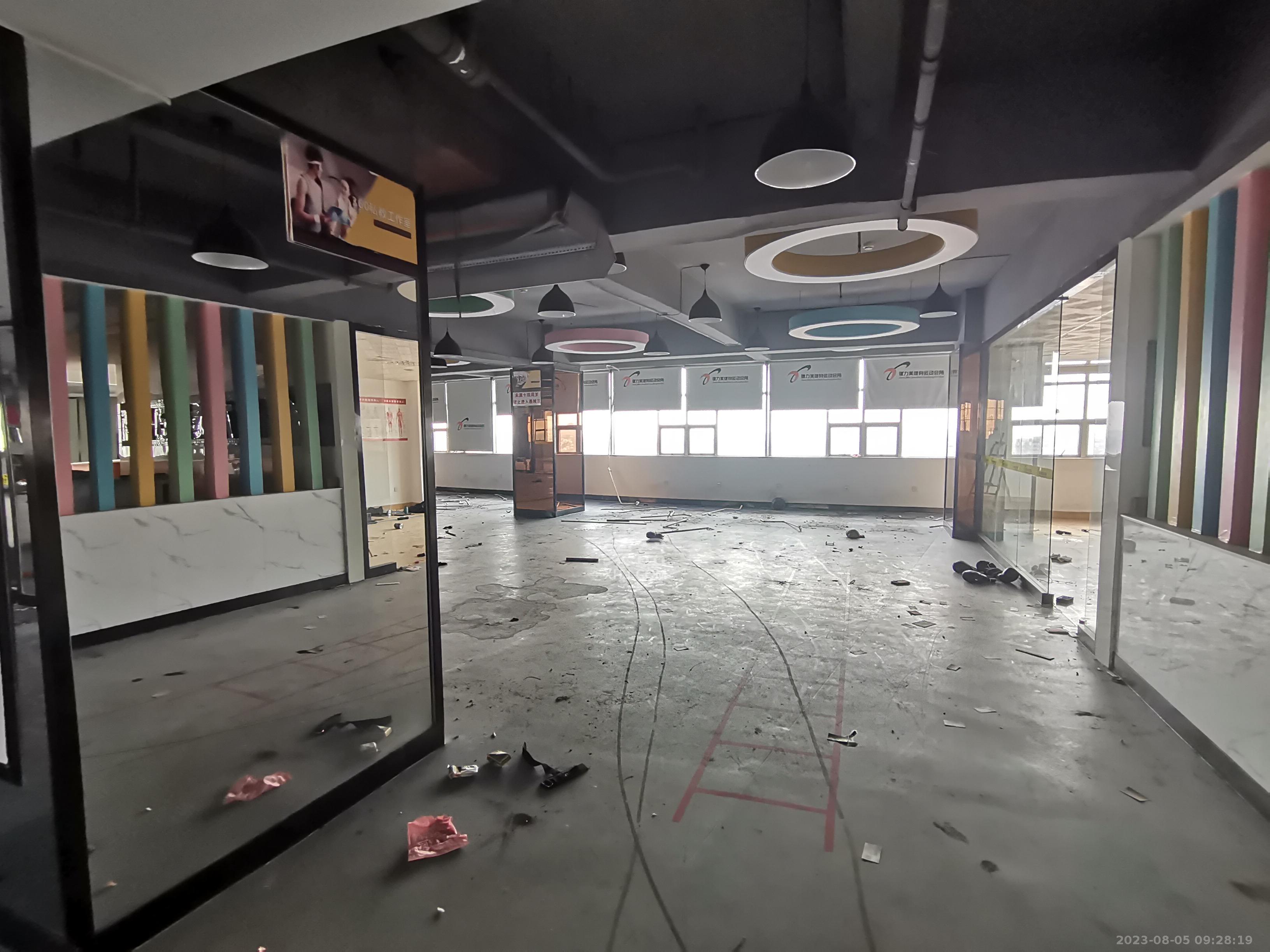 新金都商业广场   64.29㎡      964.35元/月室内图