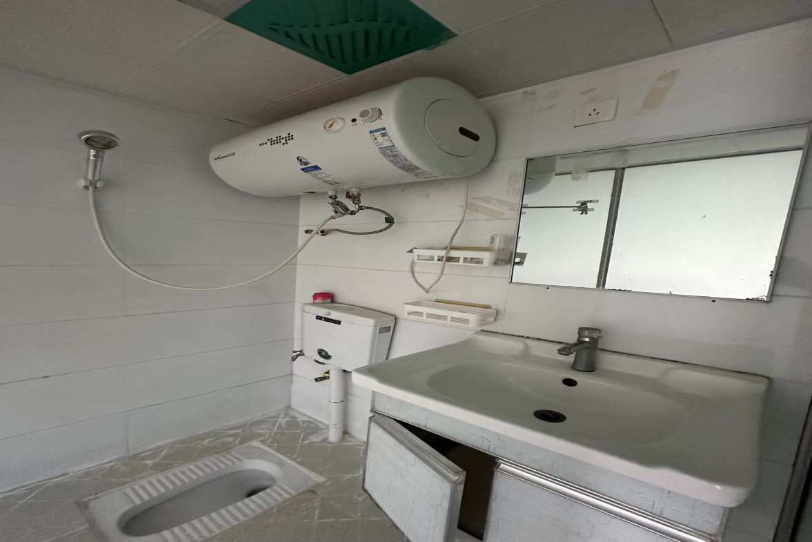 立新二社区  1室1厅1卫    600.0元/月室内图