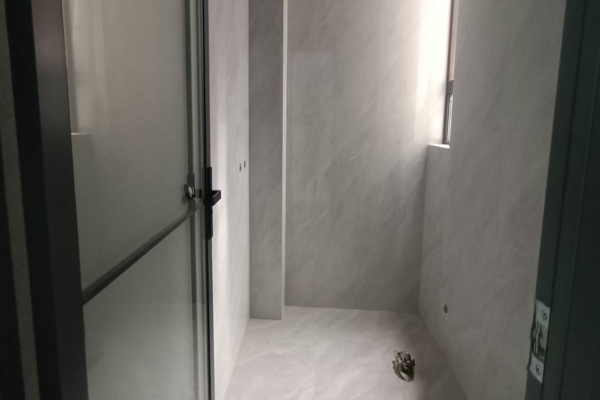 大同芙蓉二期(芙蓉广场)  4室2厅2卫    99.0万 大同芙蓉二期(芙蓉广场)  4室2厅2卫    99.0万客厅