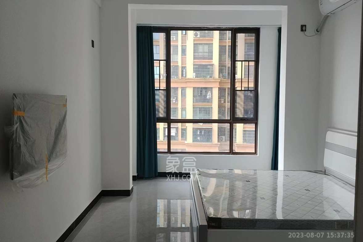 长龙湾  1室1厅1卫    1200.0元/月 长龙湾  1室1厅1卫    1200.0元/月室内图1