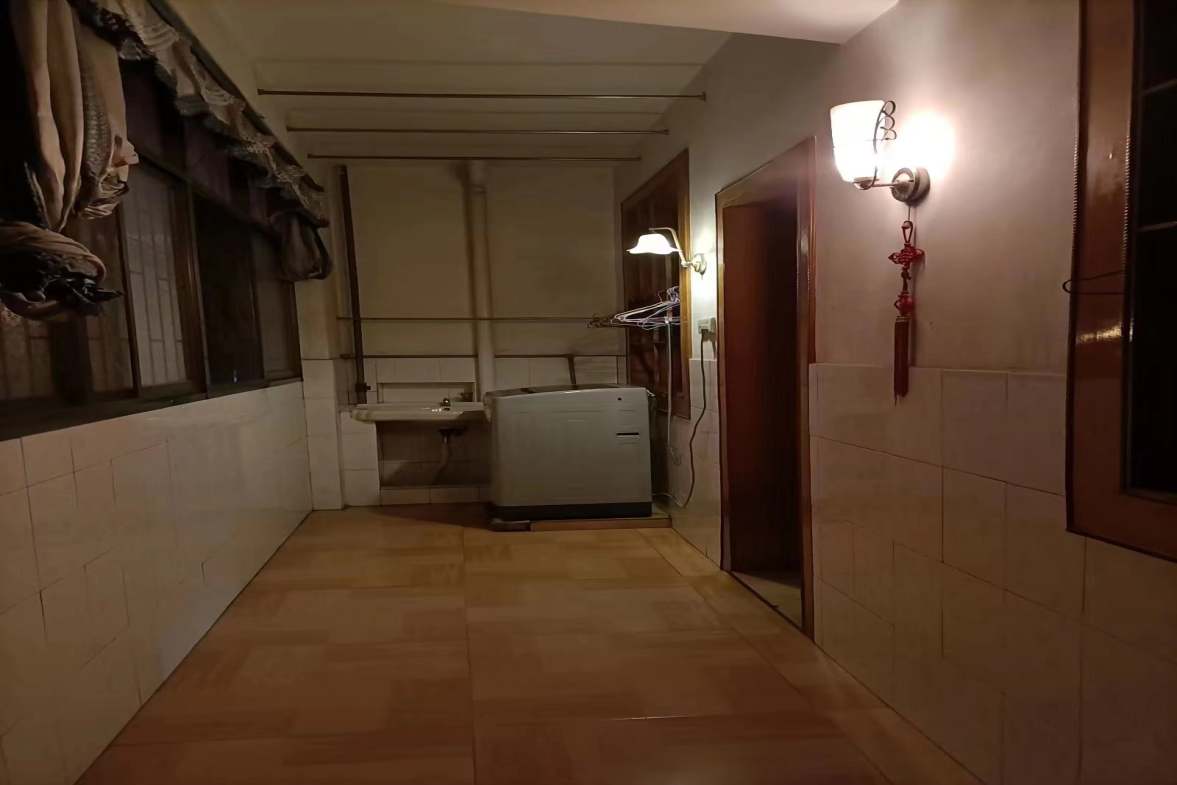 环卫处家属楼  3室2厅1卫    1300.0元/月室内图