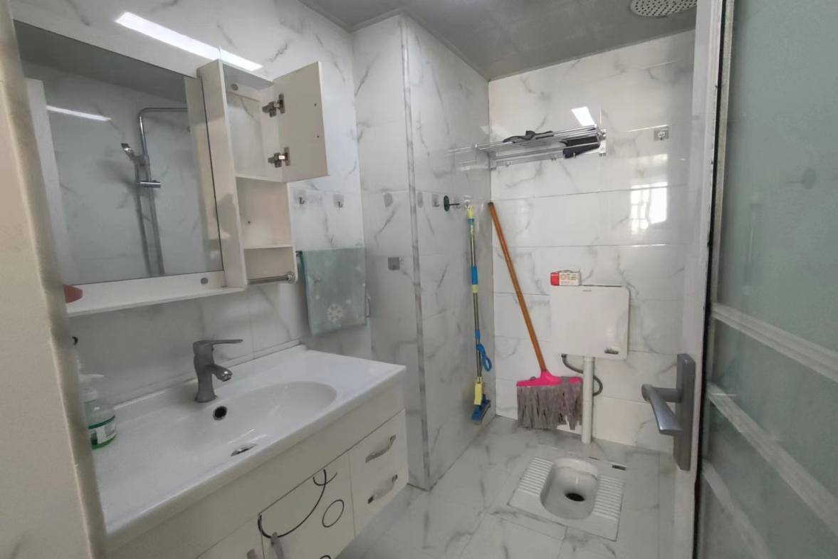 百弘学府城  1室1厅1卫    1200.0元/月室内图