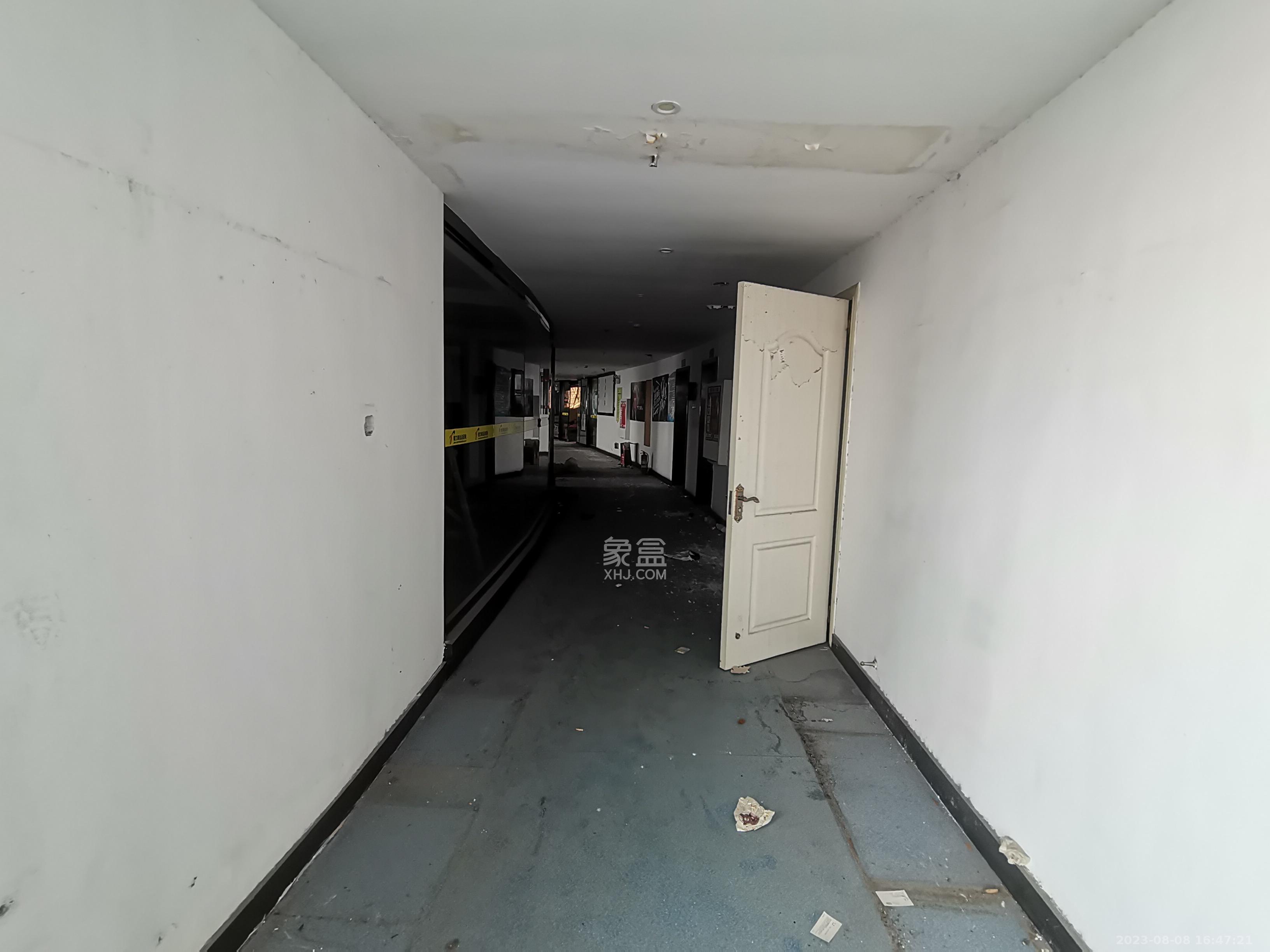 新金都商业广场   64.29㎡      964.35元/月室内图