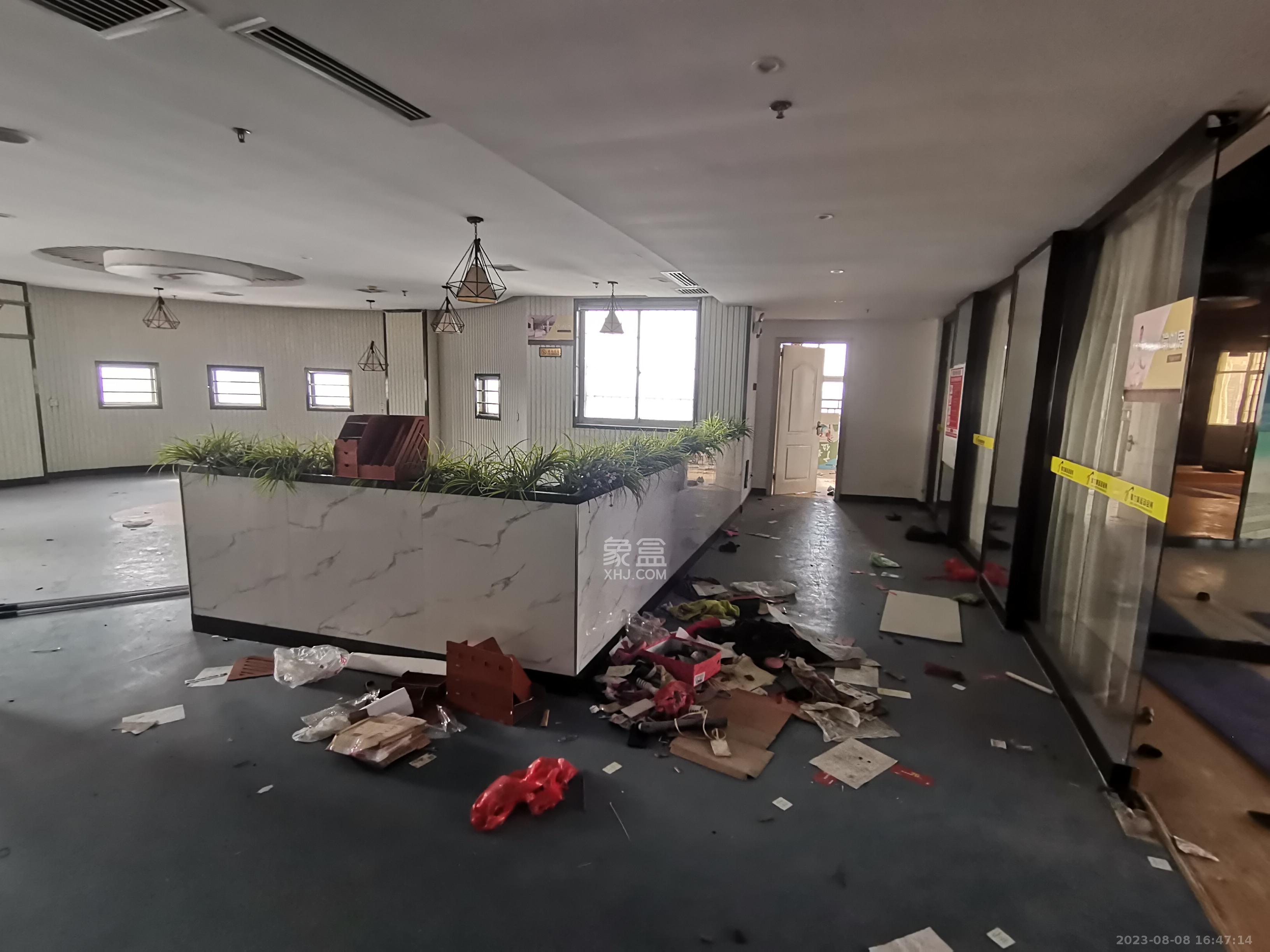 新金都商业广场   64.29㎡      964.35元/月室内图