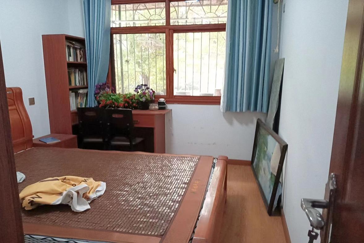 娄星区散盘 3室2厅1卫 1280.0元/月 娄星区散盘 3室2厅1卫 1280.0元/月室内图