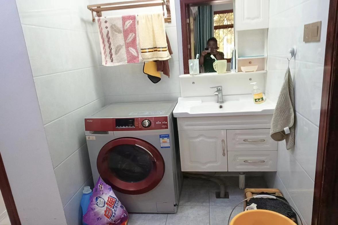 娄星区散盘 3室2厅1卫 1280.0元/月 娄星区散盘 3室2厅1卫 1280.0元/月室内图