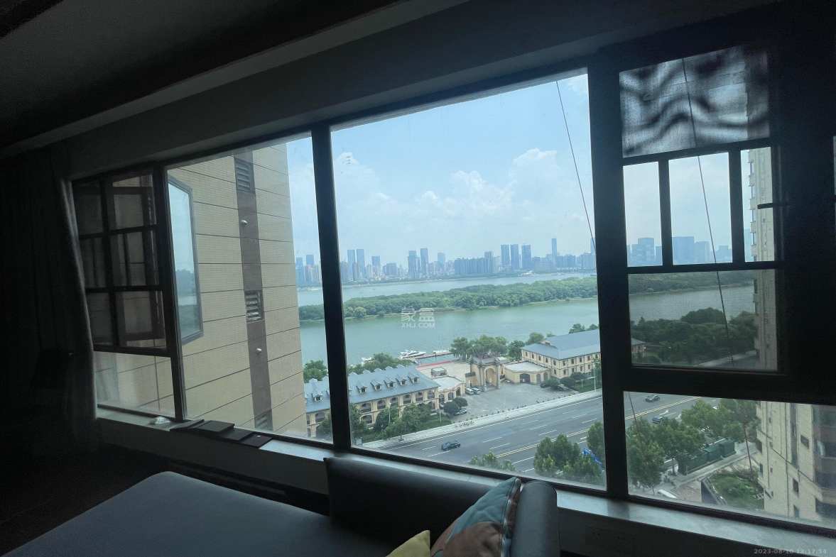 保利西海岸A区  4室2厅2卫    4500.0元/月室内图1