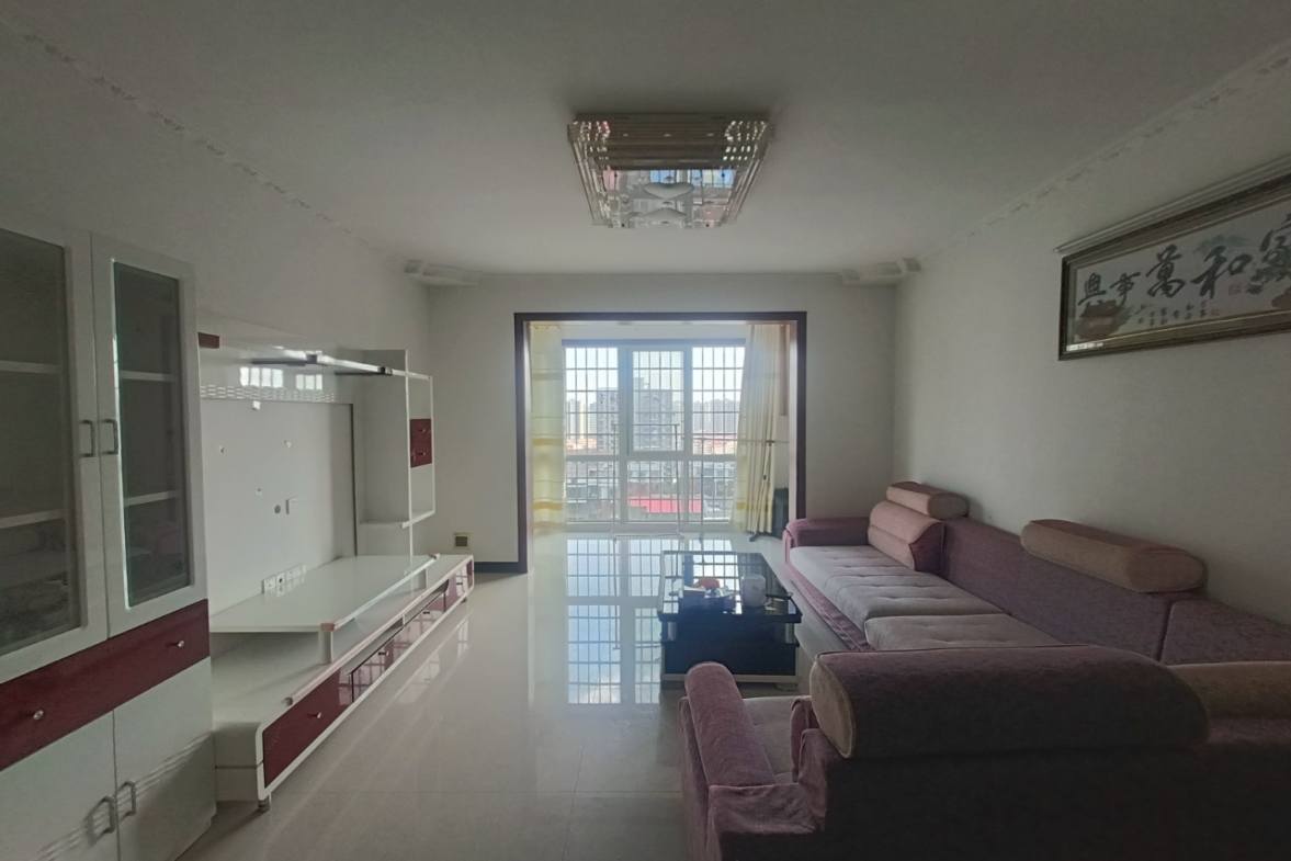 山水名苑 3室2厅2卫 59.8万 山水名苑 3室2厅2卫 59.8万客厅