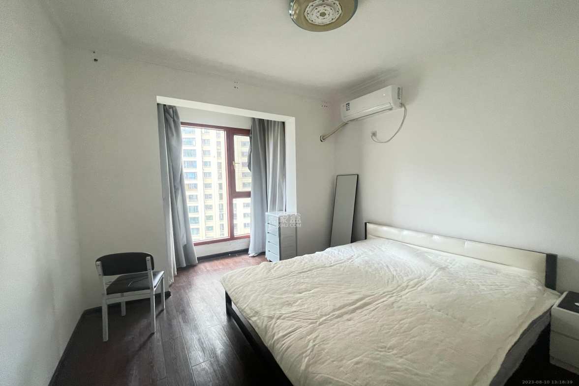 保利西海岸A区  4室2厅2卫    4500.0元/月室内图