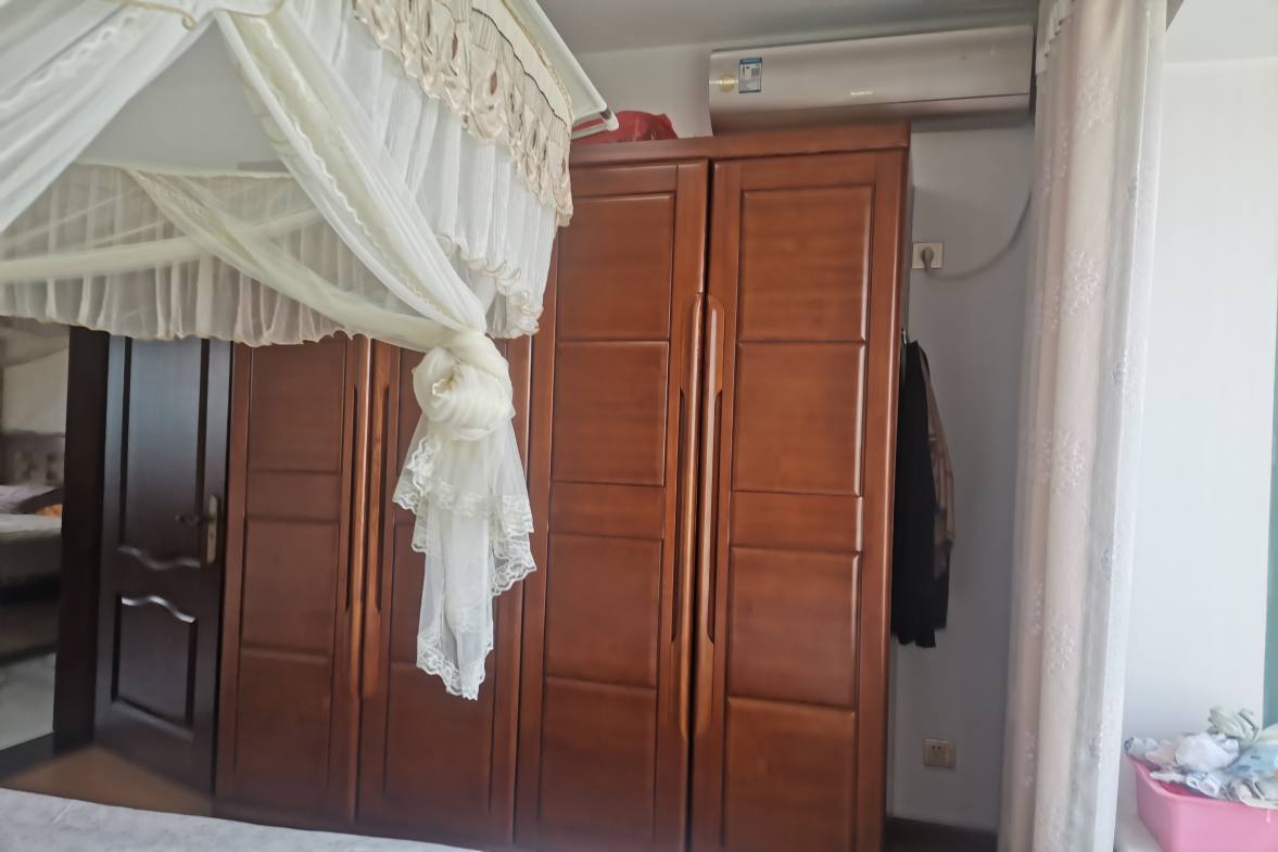 上尚城  4室2厅2卫    2300.0元/月室内图