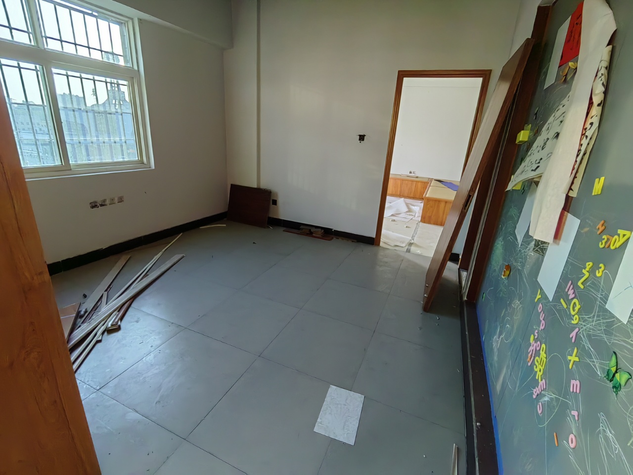 天成银座   150.0㎡     1900.00元/月室内图