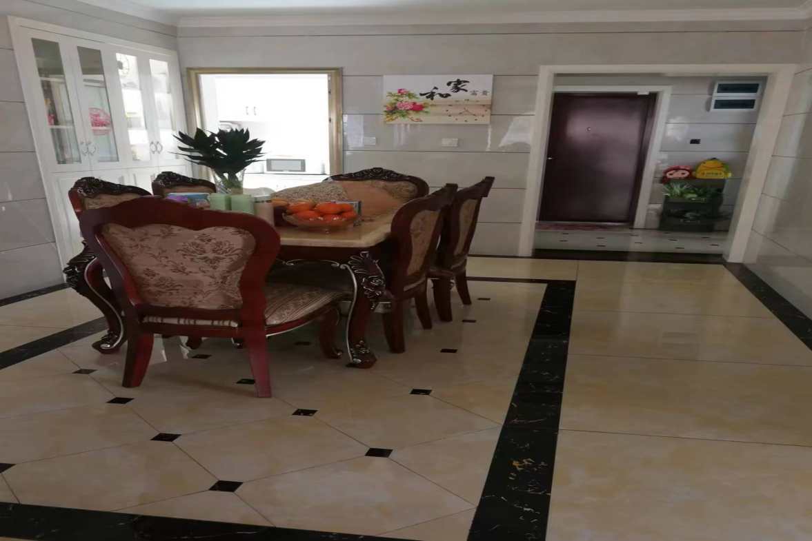 檀香山  5室2厅2卫    2800.0元/月室内图