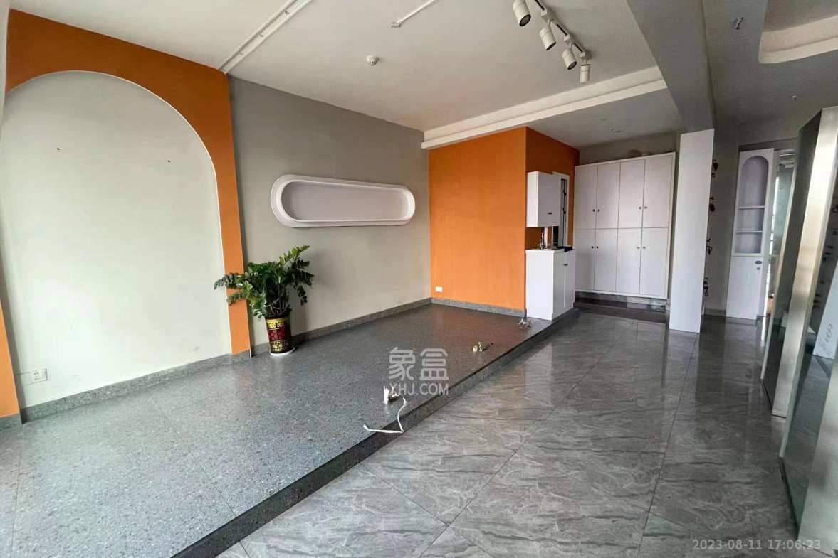 德思勤城市广场(宝格丽公寓) 2室2厅1卫 6800.0元/月 德思勤城市广场(宝格丽公寓) 2室2厅1卫 6800.0元/月室内图