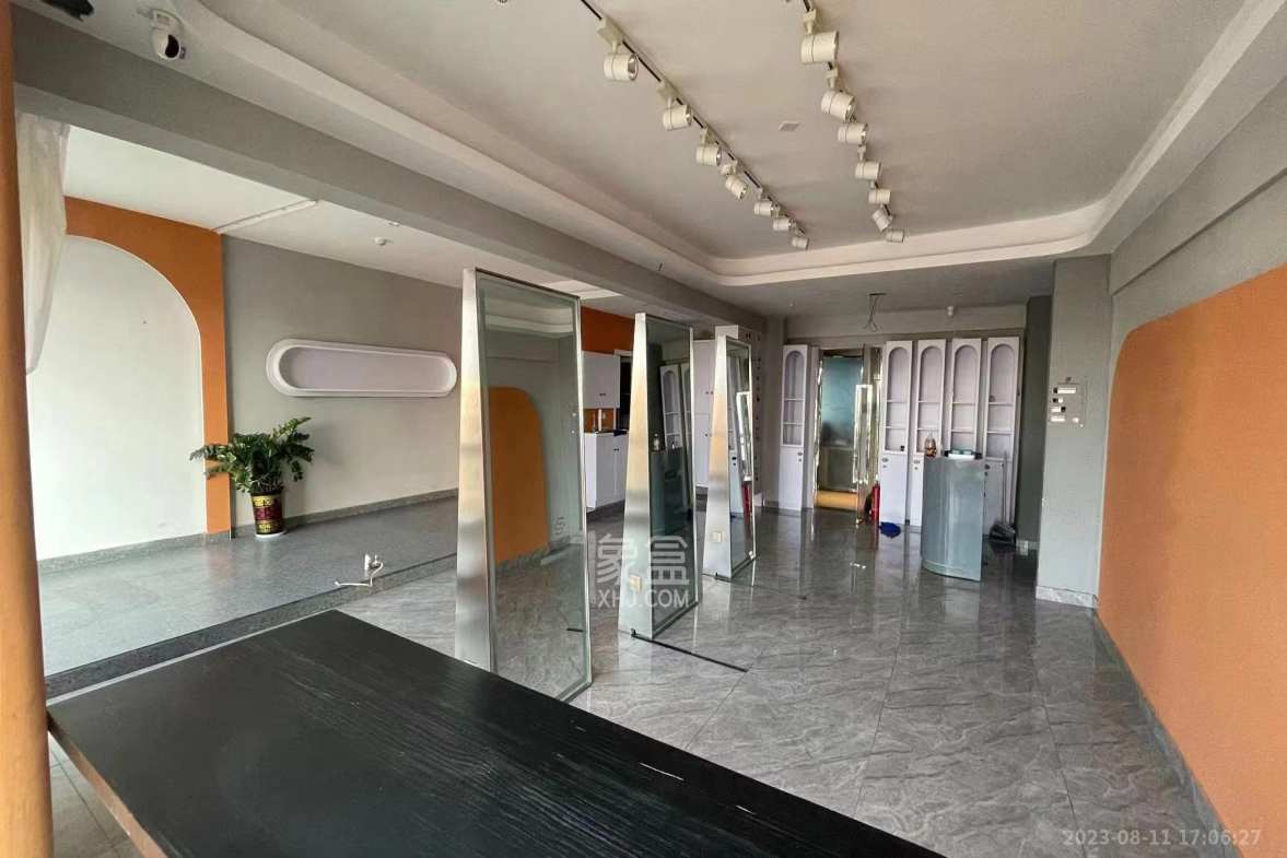 德思勤城市广场(宝格丽公寓) 2室2厅1卫 6800.0元/月 德思勤城市广场(宝格丽公寓) 2室2厅1卫 6800.0元/月室内图