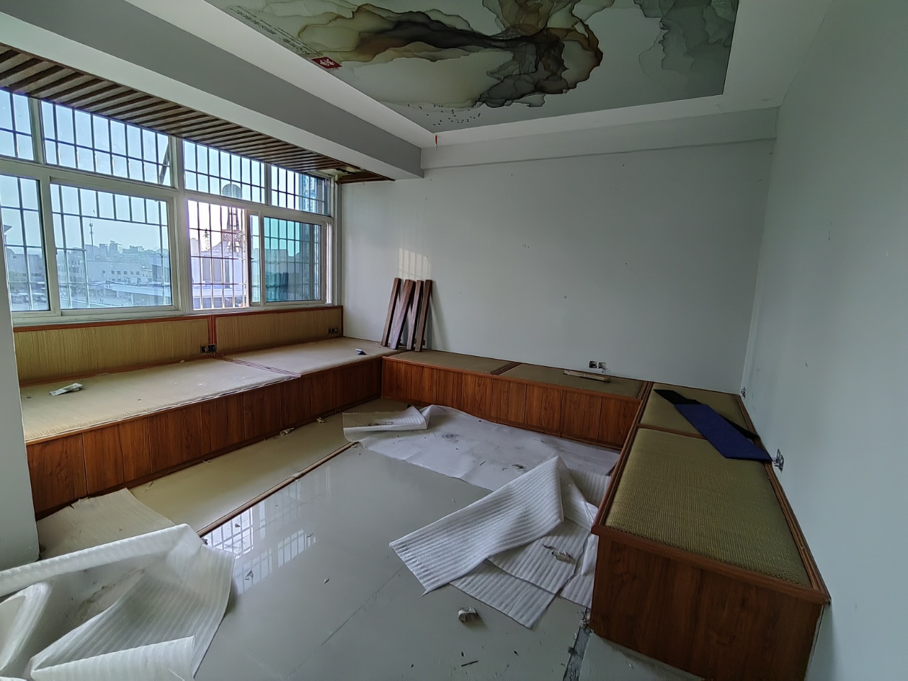 天成银座   150.0㎡     1900.00元/月室内图