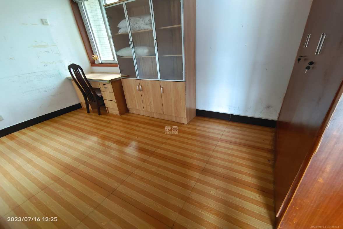 鄱阳小区  3室2厅1卫   1500.00元/月室内图