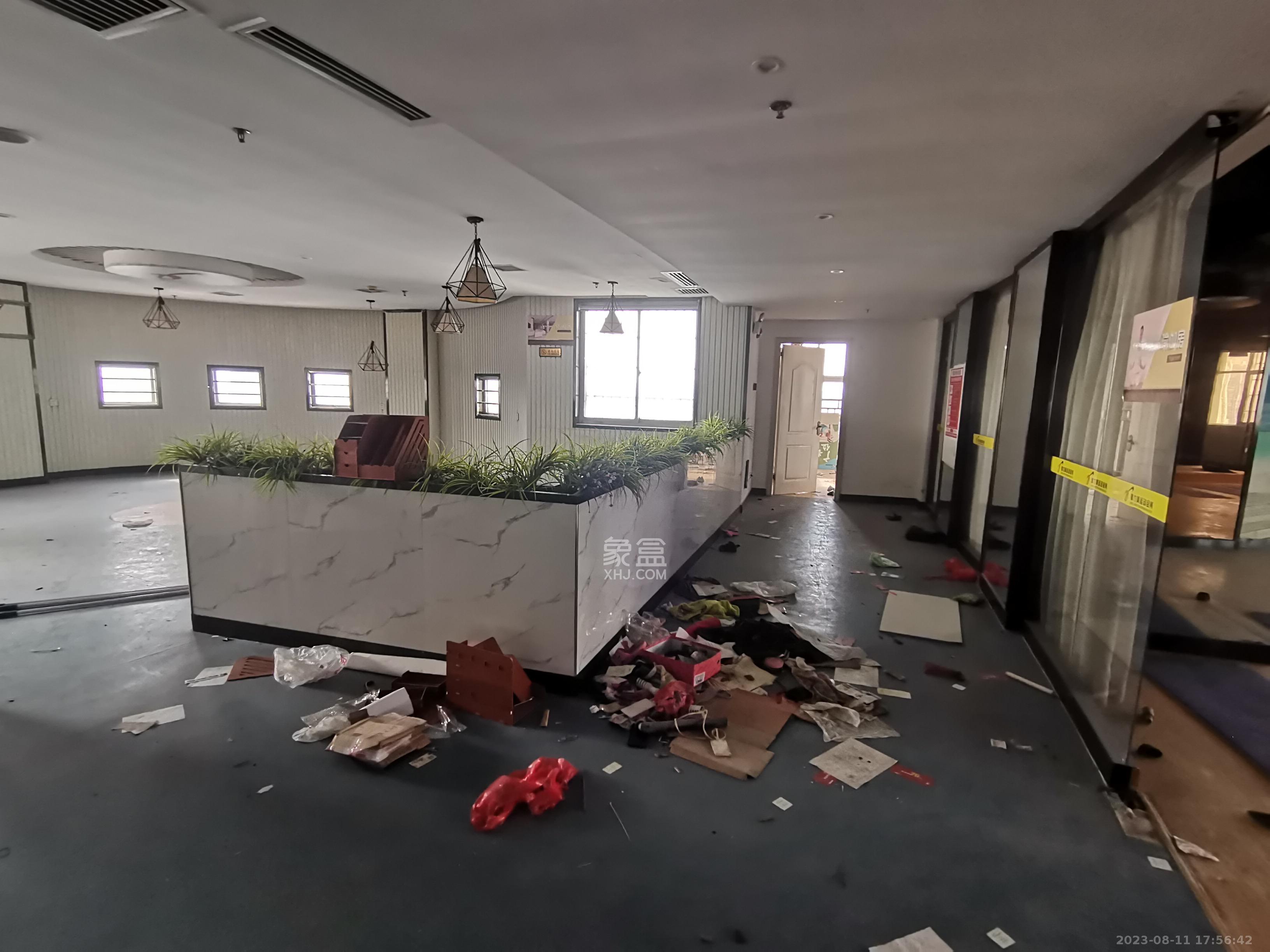 新金都商业广场   64.29㎡      964.35元/月室内图