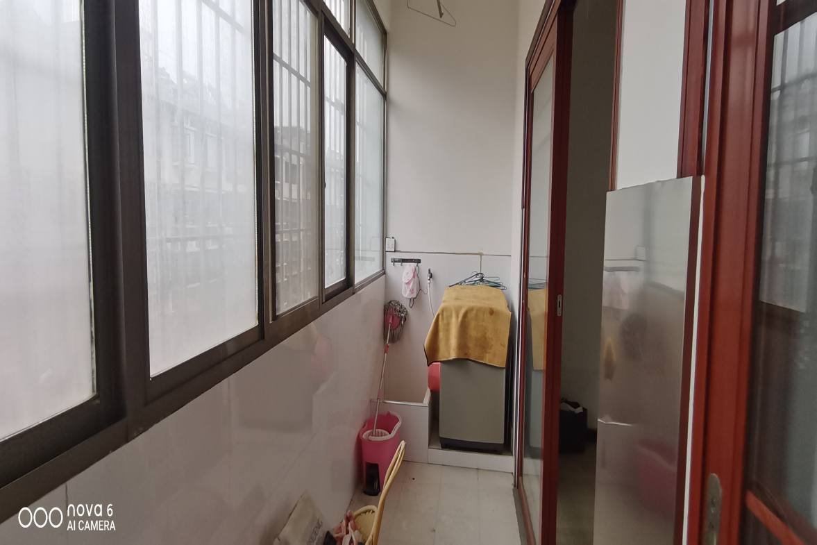 御园小区 4室2厅2卫 1600.0元/月 御园小区 4室2厅2卫 1600.0元/月室内图