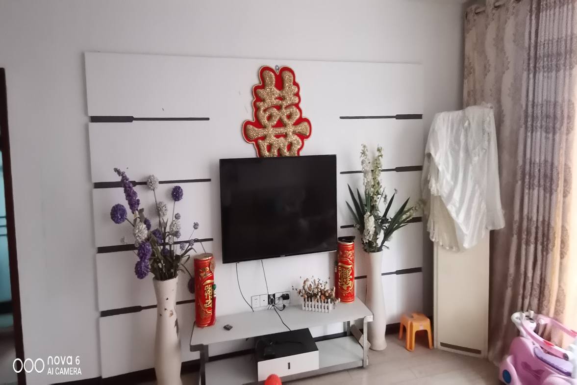 御园小区 4室2厅2卫 1600.0元/月 御园小区 4室2厅2卫 1600.0元/月室内图