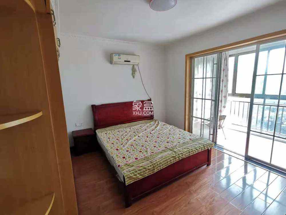 禧诚月畔湾  3室2厅2卫    1800.0元/月室内图