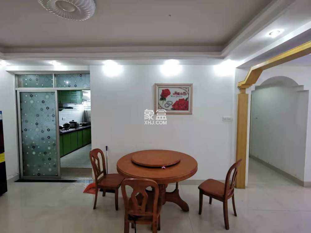 禧诚月畔湾  3室2厅2卫    1800.0元/月室内图