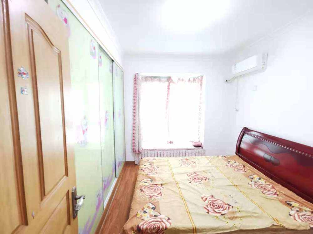 禧诚月畔湾  3室2厅2卫    1800.0元/月室内图