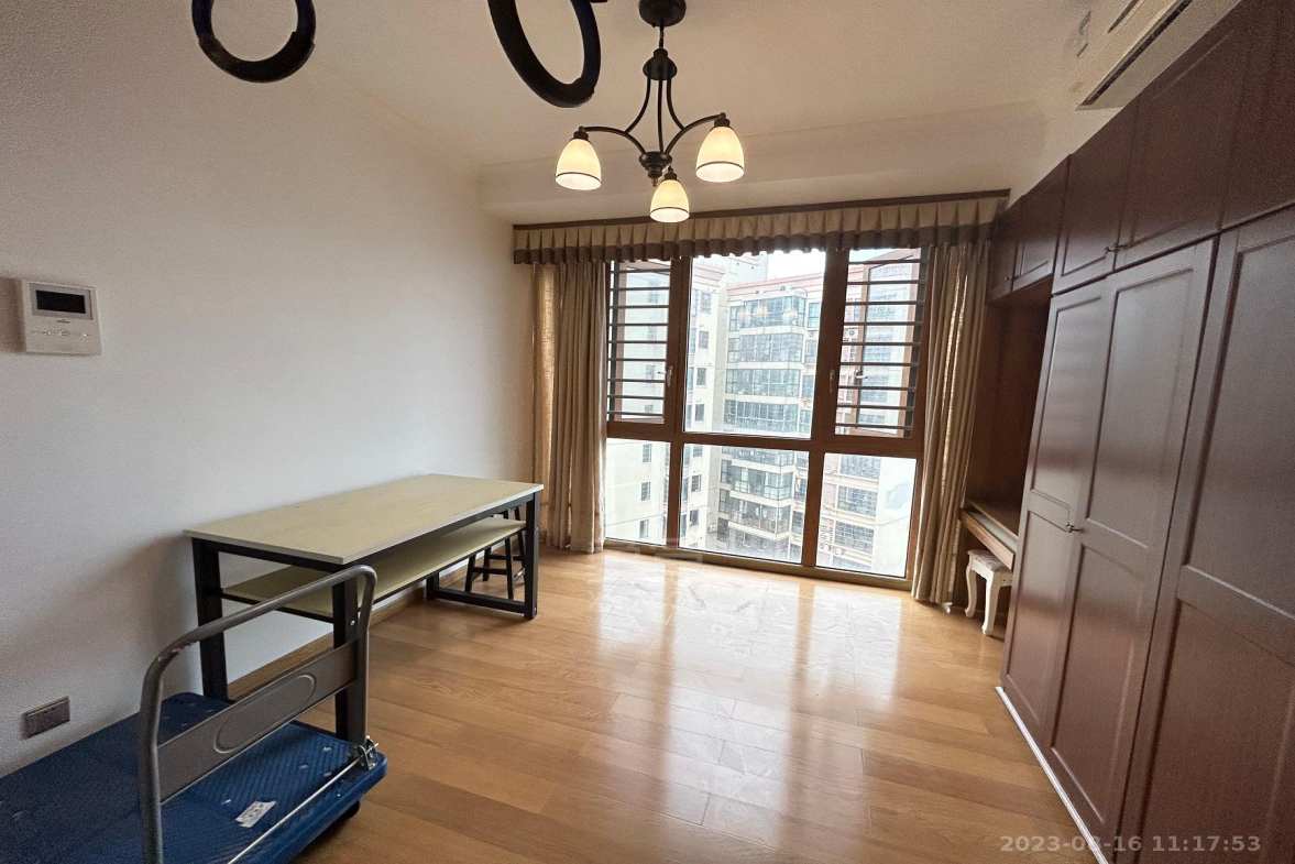 翠谷城 4室2厅2卫 2500.0元/月 翠谷城 4室2厅2卫 2500.0元/月室内图