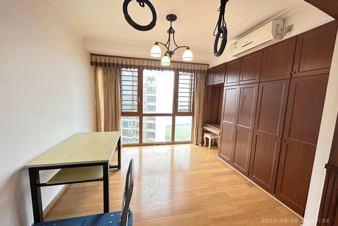 翠谷城 4室2厅2卫 2500.0元/月 翠谷城 4室2厅2卫 2500.0元/月室内图