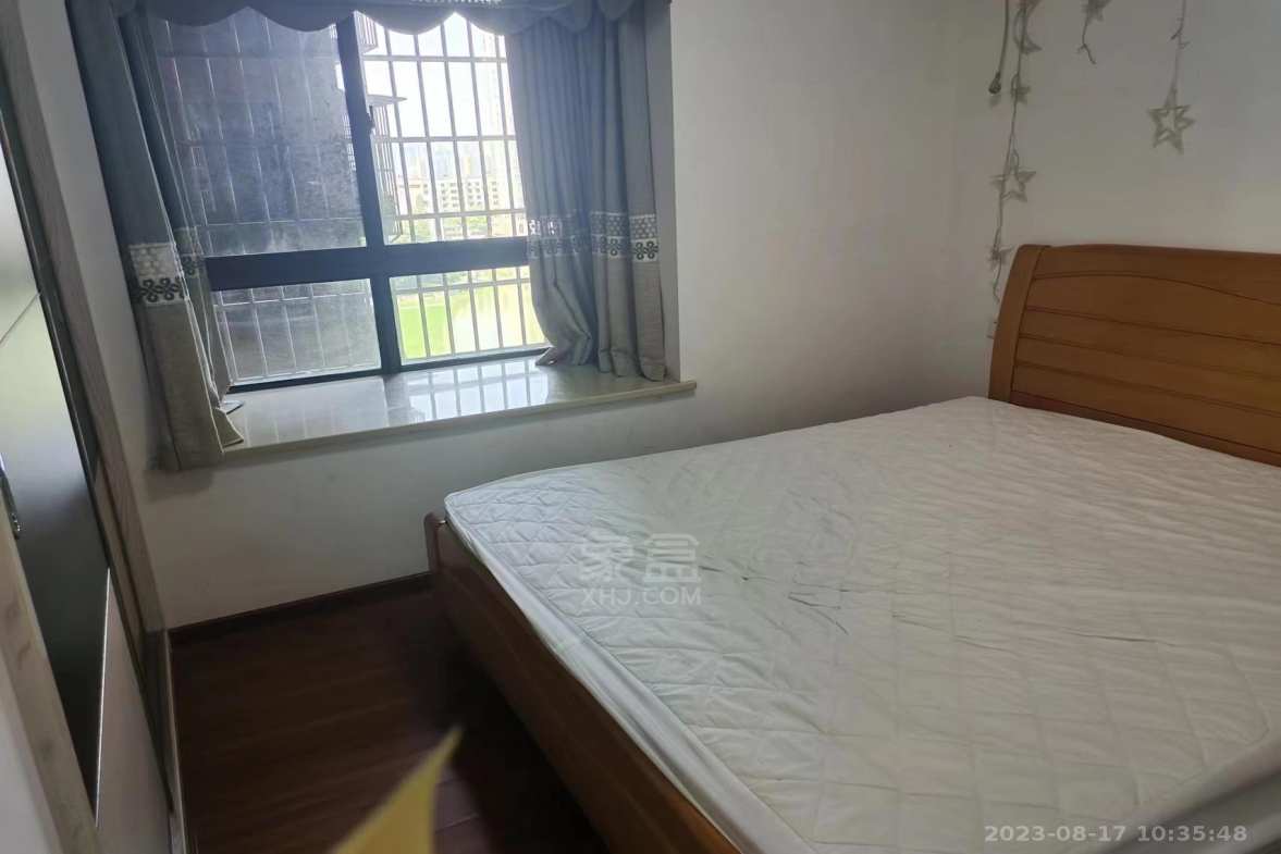 文化园三期  2室1厅1卫    1900.0元/月室内图1