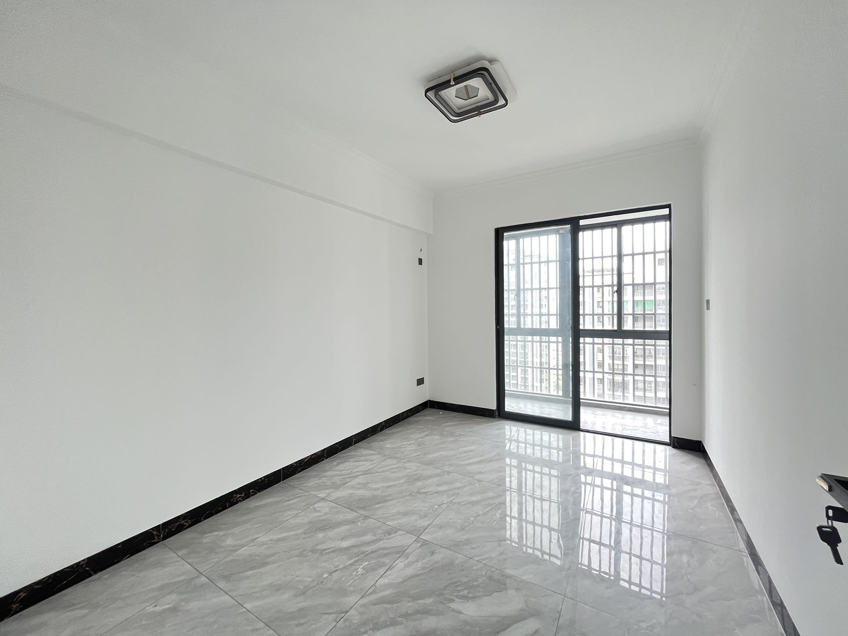 五源河公寓  3室2厅2卫    230.0万