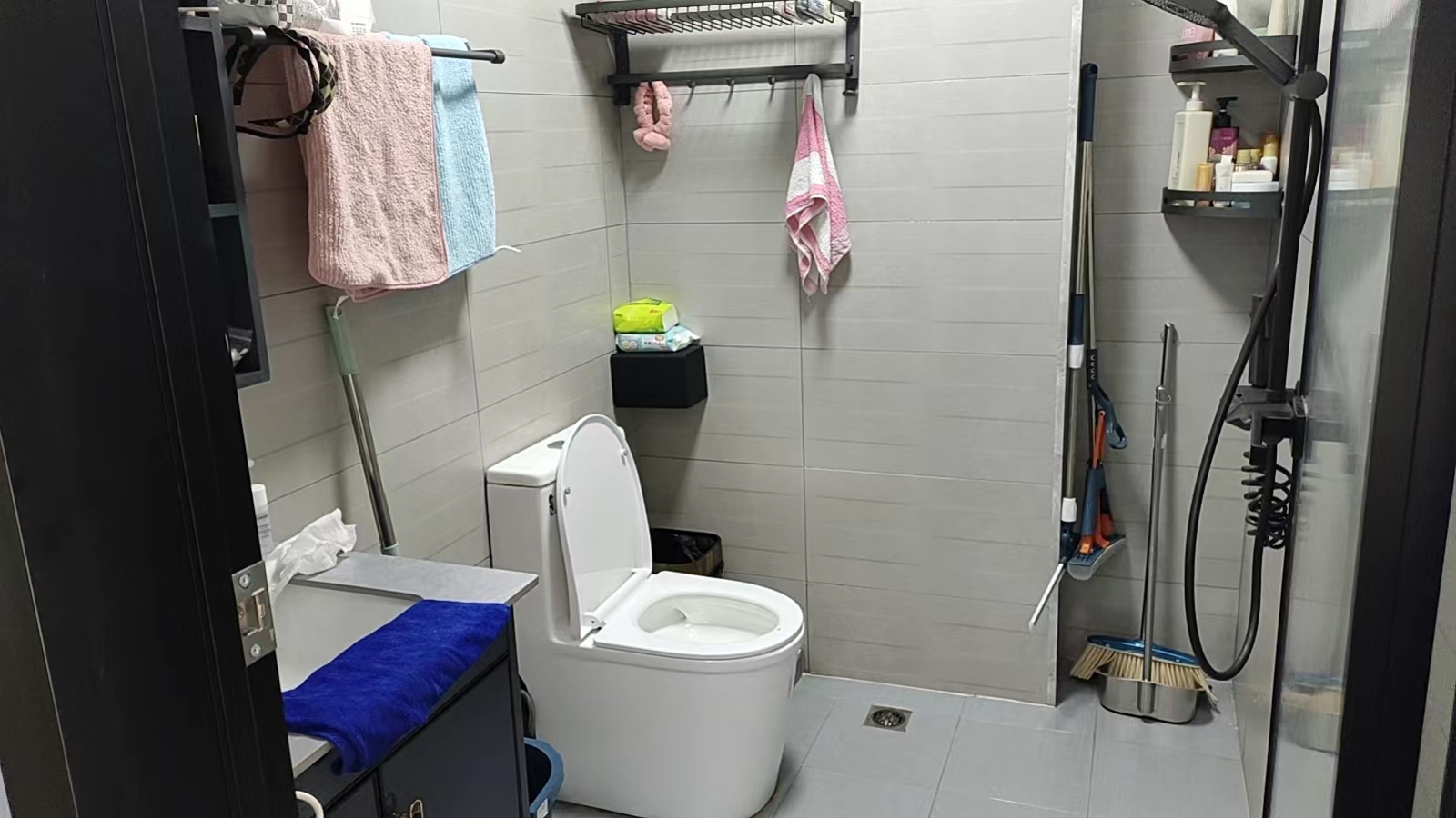 保利香槟国际  1室1厅1卫    1500.0元/月