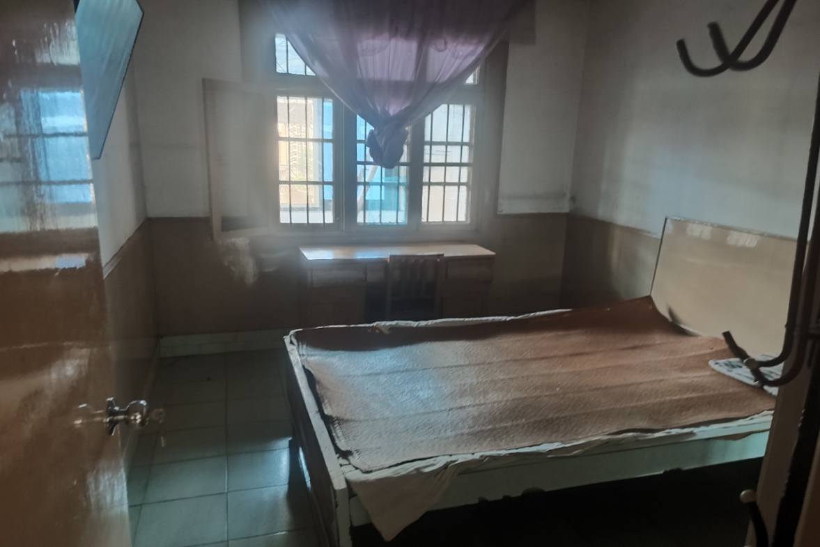 一中附小校内单位房  3室2厅1卫    1400.0元/月室内图