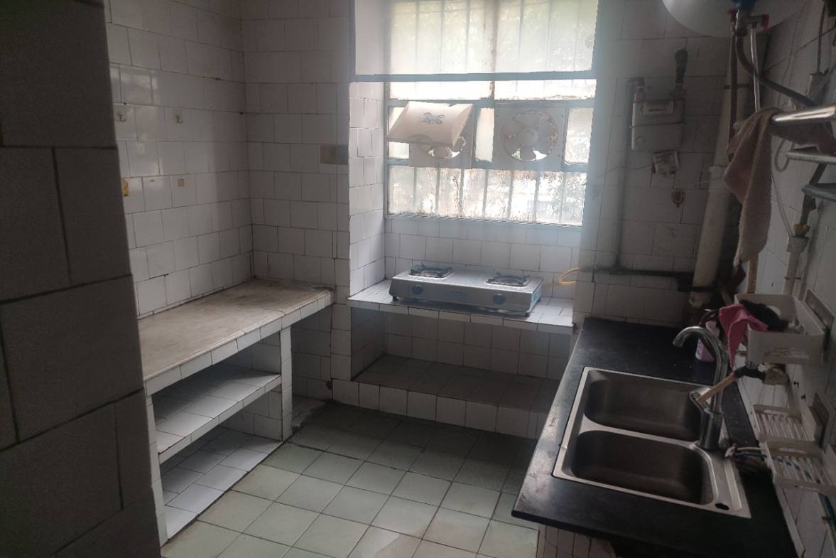 一中附小校内单位房  3室2厅1卫    1400.0元/月室内图