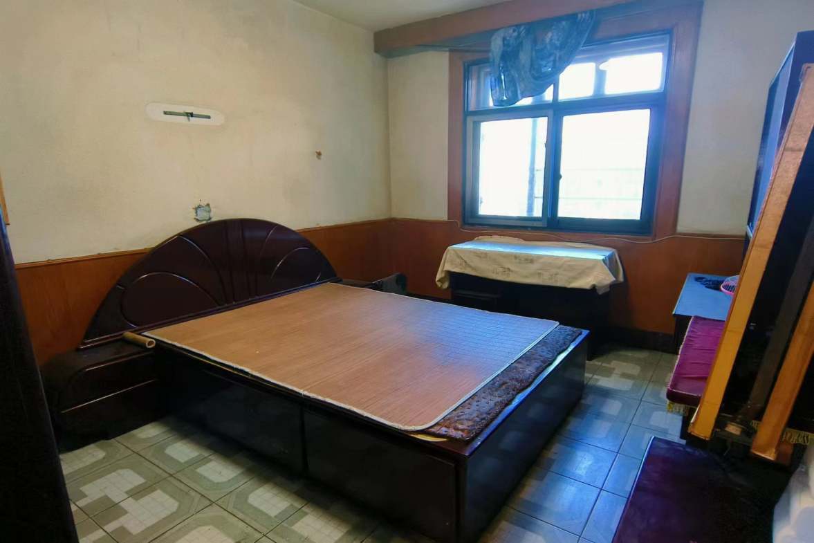 公园社区(青山小区) 2室1厅1卫 32.0万 公园社区(青山小区) 2室1厅1卫 32.0万室内图