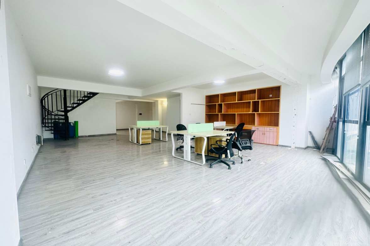 达美美立方 3室2厅2卫 5000.0元/月 达美美立方 3室2厅2卫 5000.0元/月室内图