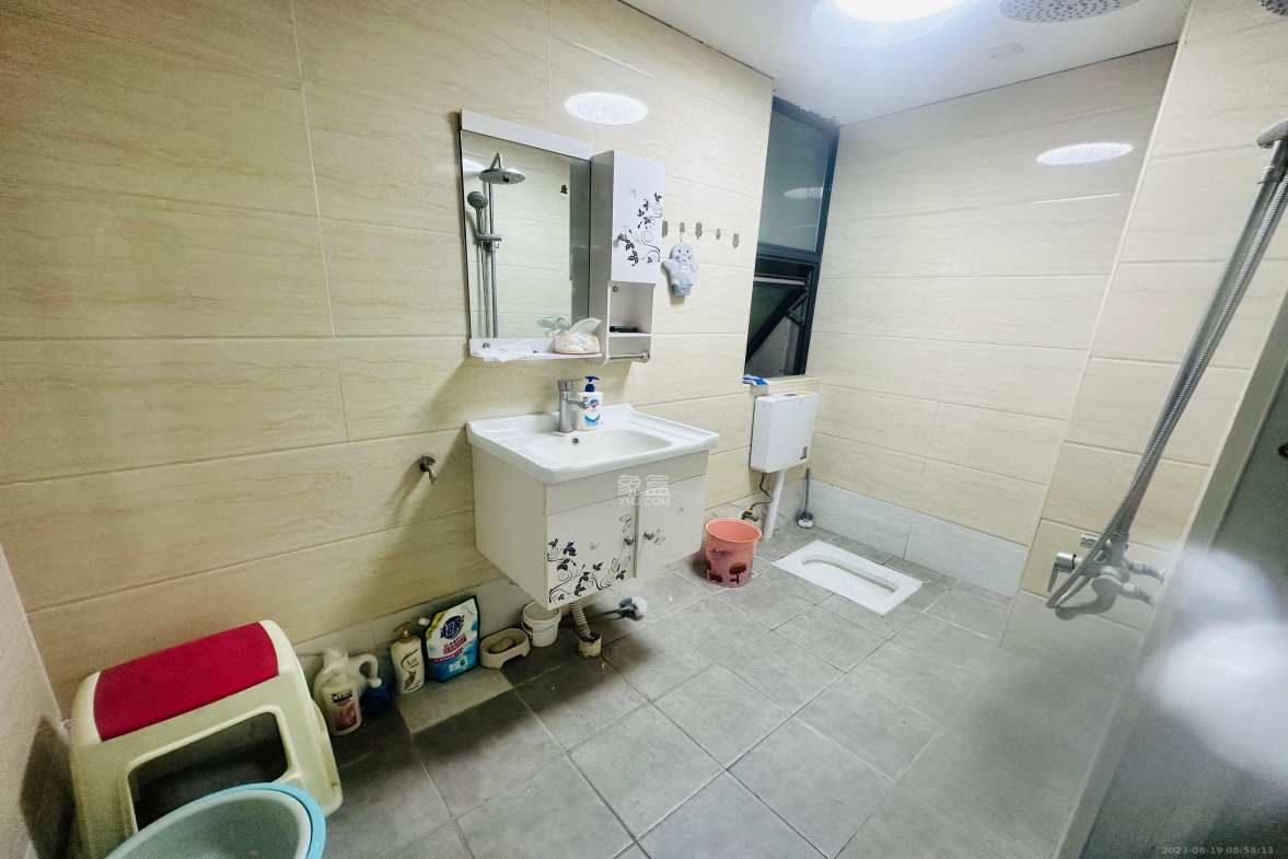 达美美立方 3室2厅2卫 5000.0元/月 达美美立方 3室2厅2卫 5000.0元/月室内图