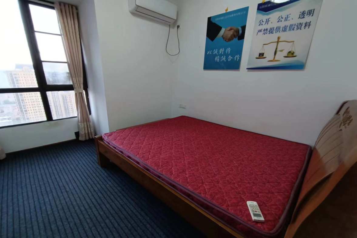 君临嘉龙公馆  3室2厅1卫    2400.0元/月室内图