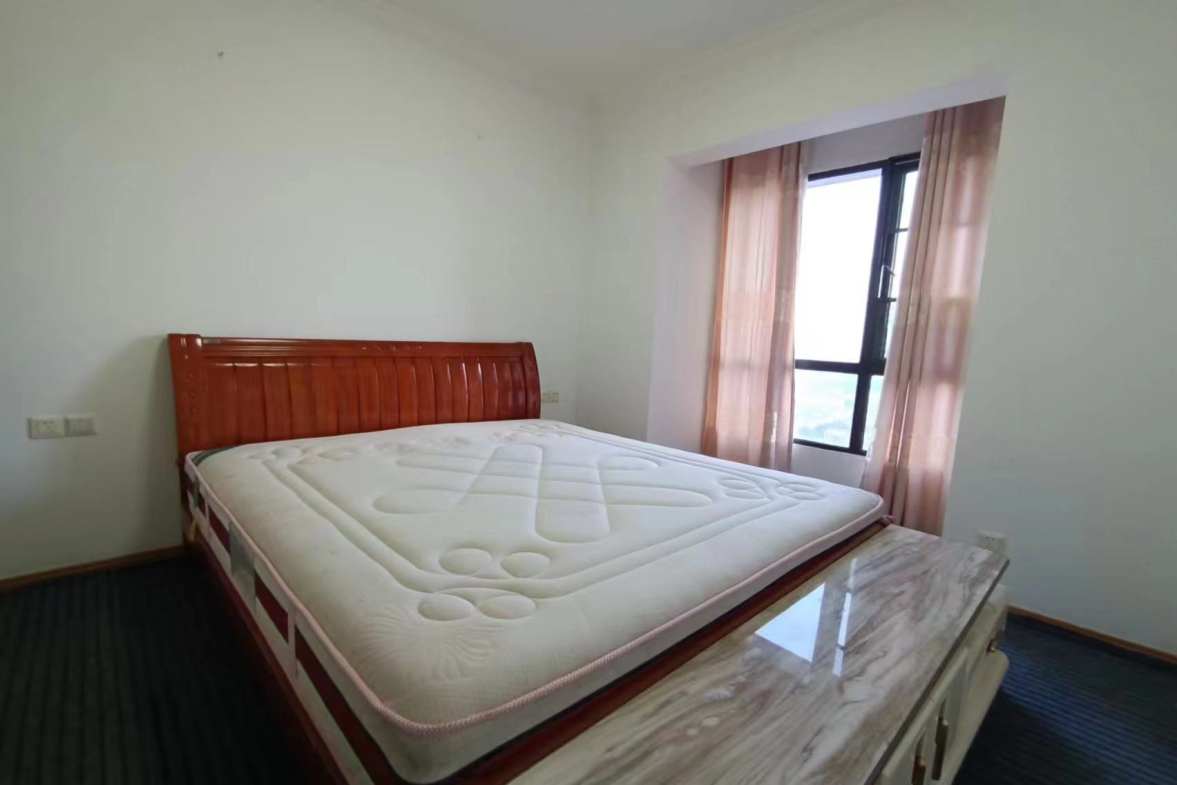 君临嘉龙公馆  3室2厅1卫    2400.0元/月室内图