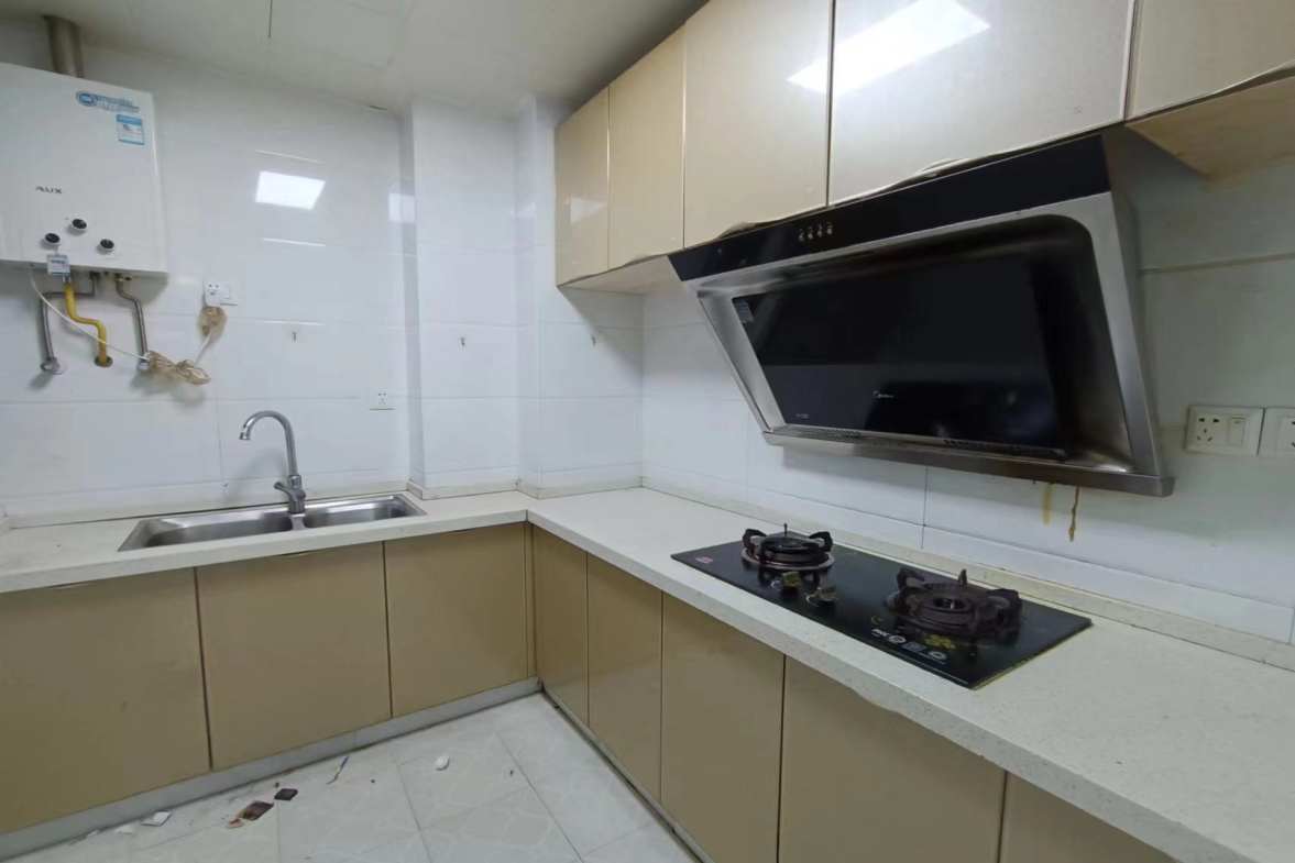 君临嘉龙公馆  3室2厅1卫    2400.0元/月室内图