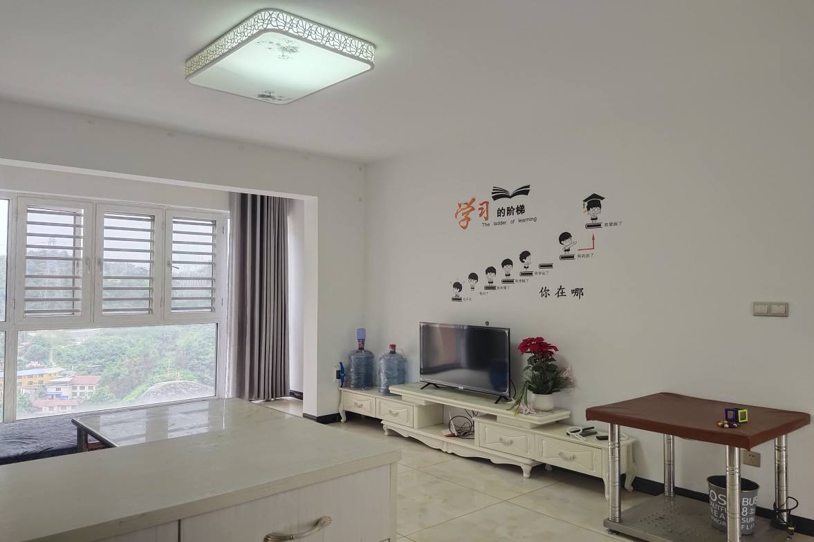 百弘学府城 3室2厅2卫 2200.0元/月 百弘学府城 3室2厅2卫 2200.0元/月室内图