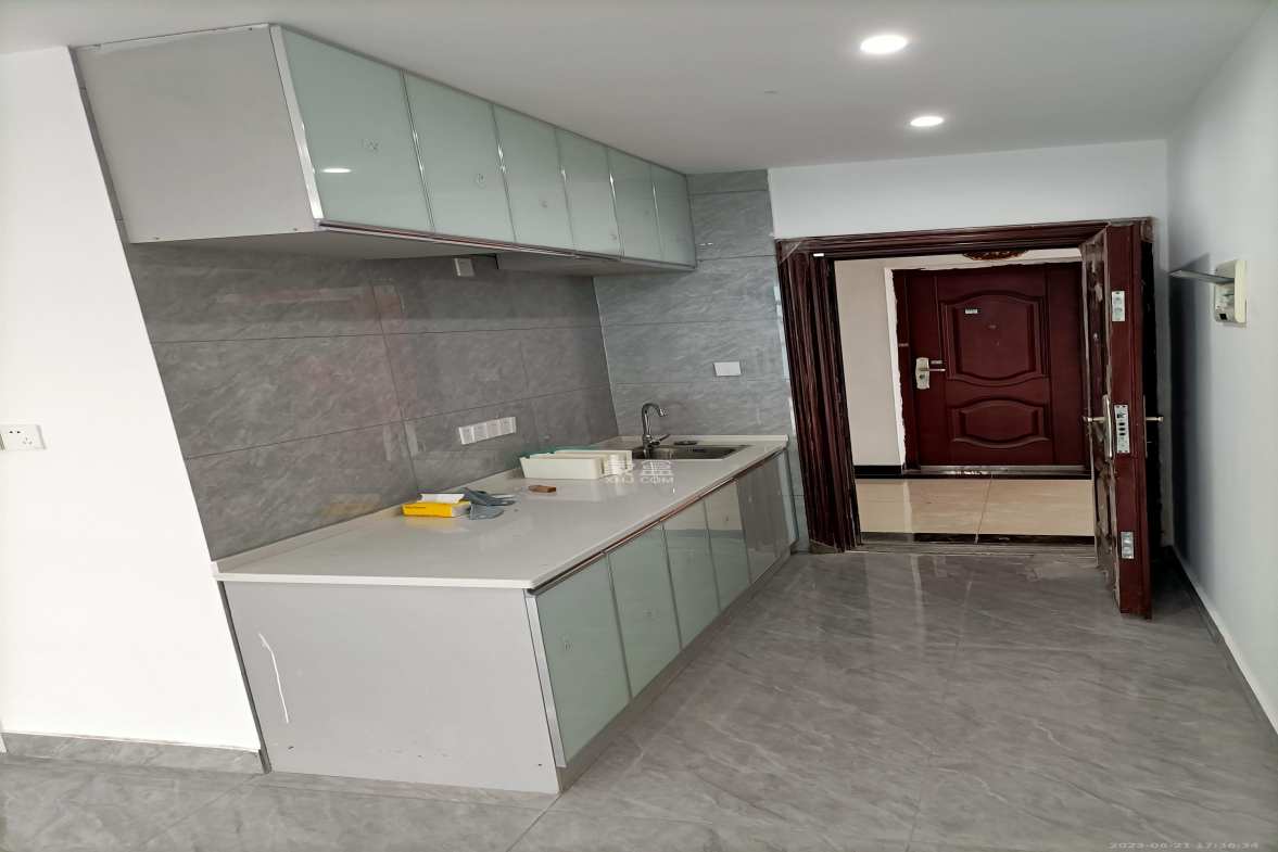 新兴企业中心  1室1厅1卫    1300.0元/月室内图