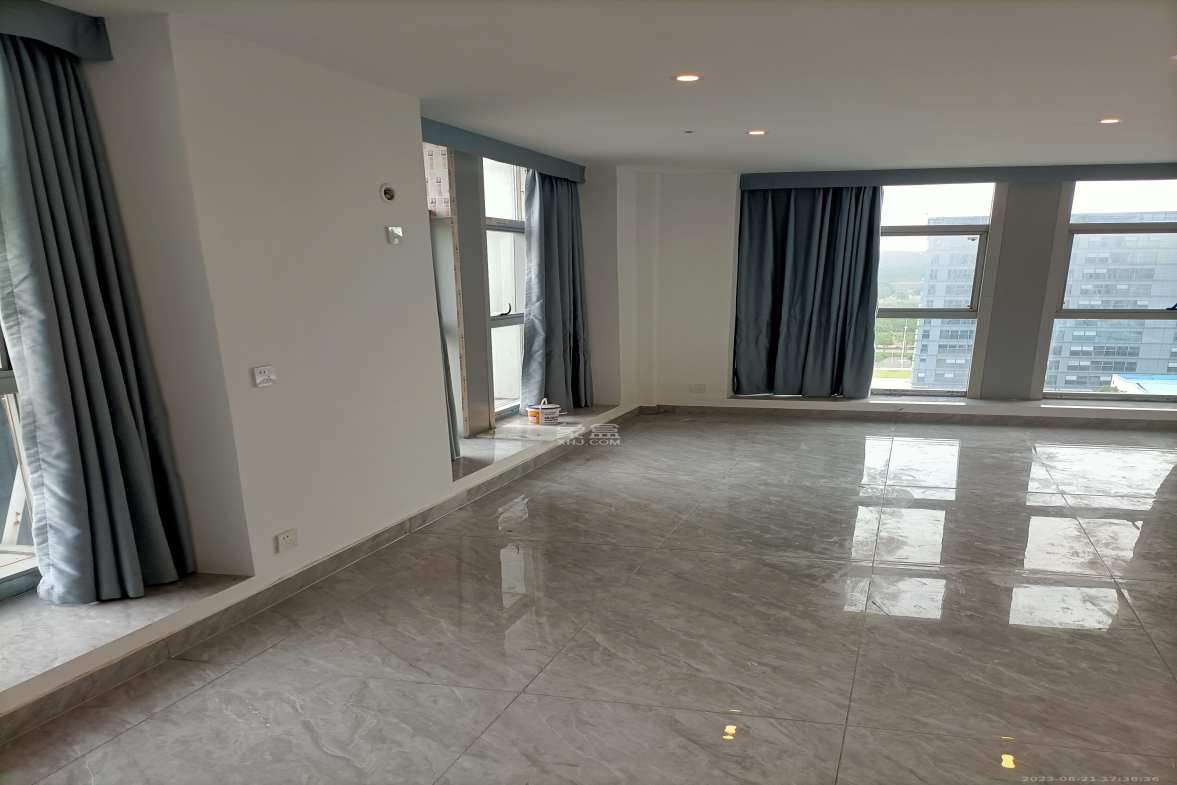 新兴企业中心  1室1厅1卫    1300.0元/月室内图