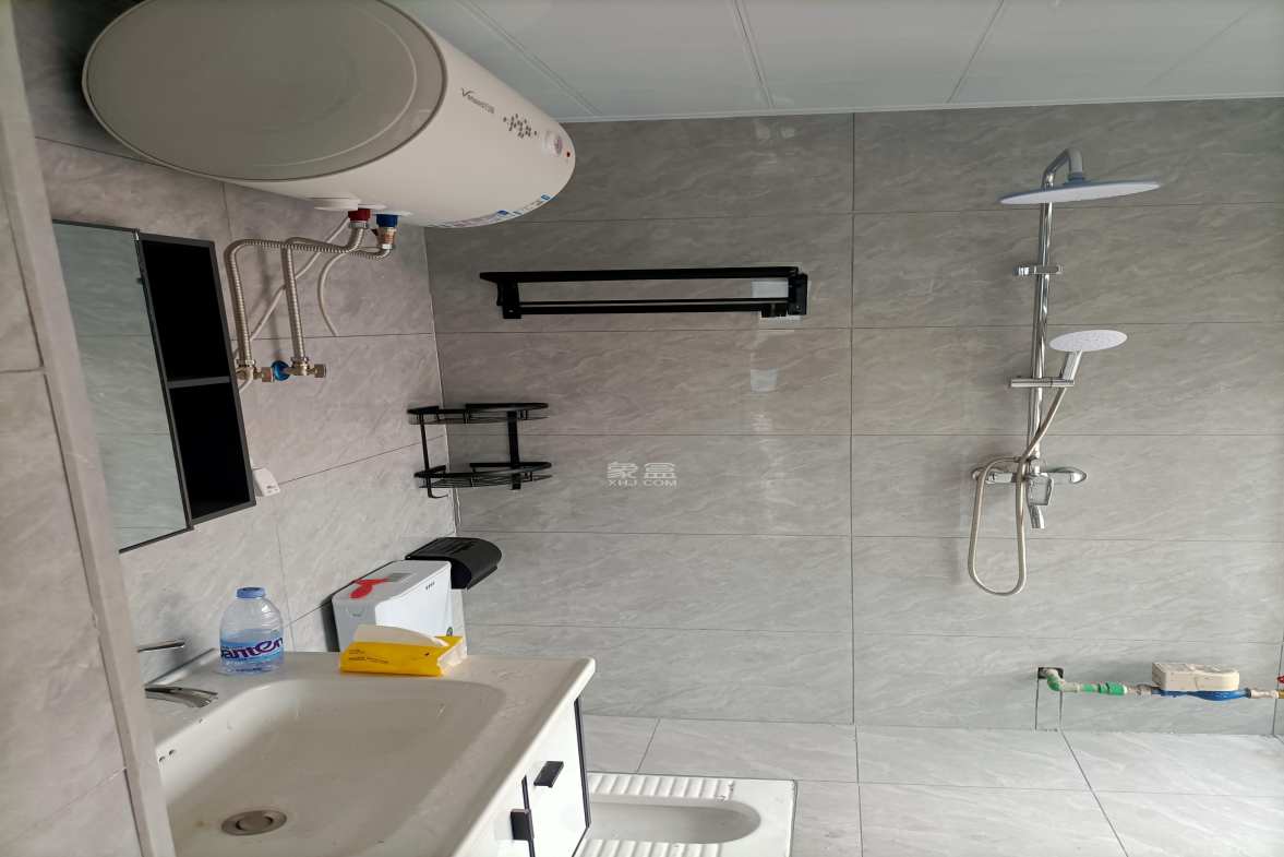 新兴企业中心  1室1厅1卫    1300.0元/月室内图