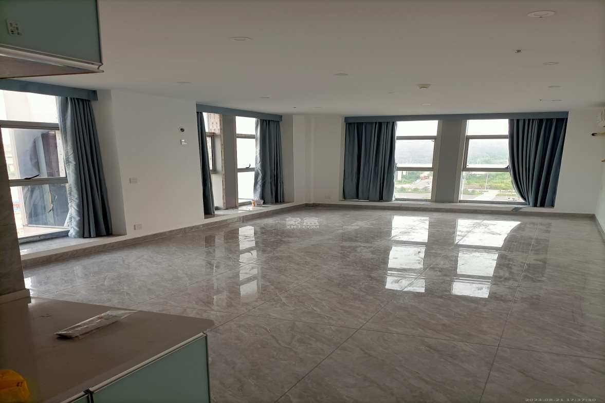 新兴企业中心  1室1厅1卫    1300.0元/月室内图