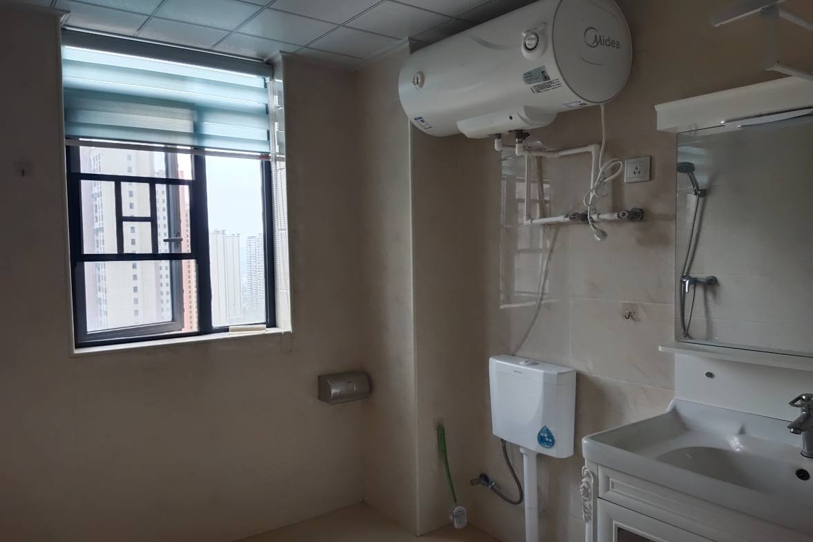 百弘学府城 3室2厅2卫 2200.0元/月 百弘学府城 3室2厅2卫 2200.0元/月室内图